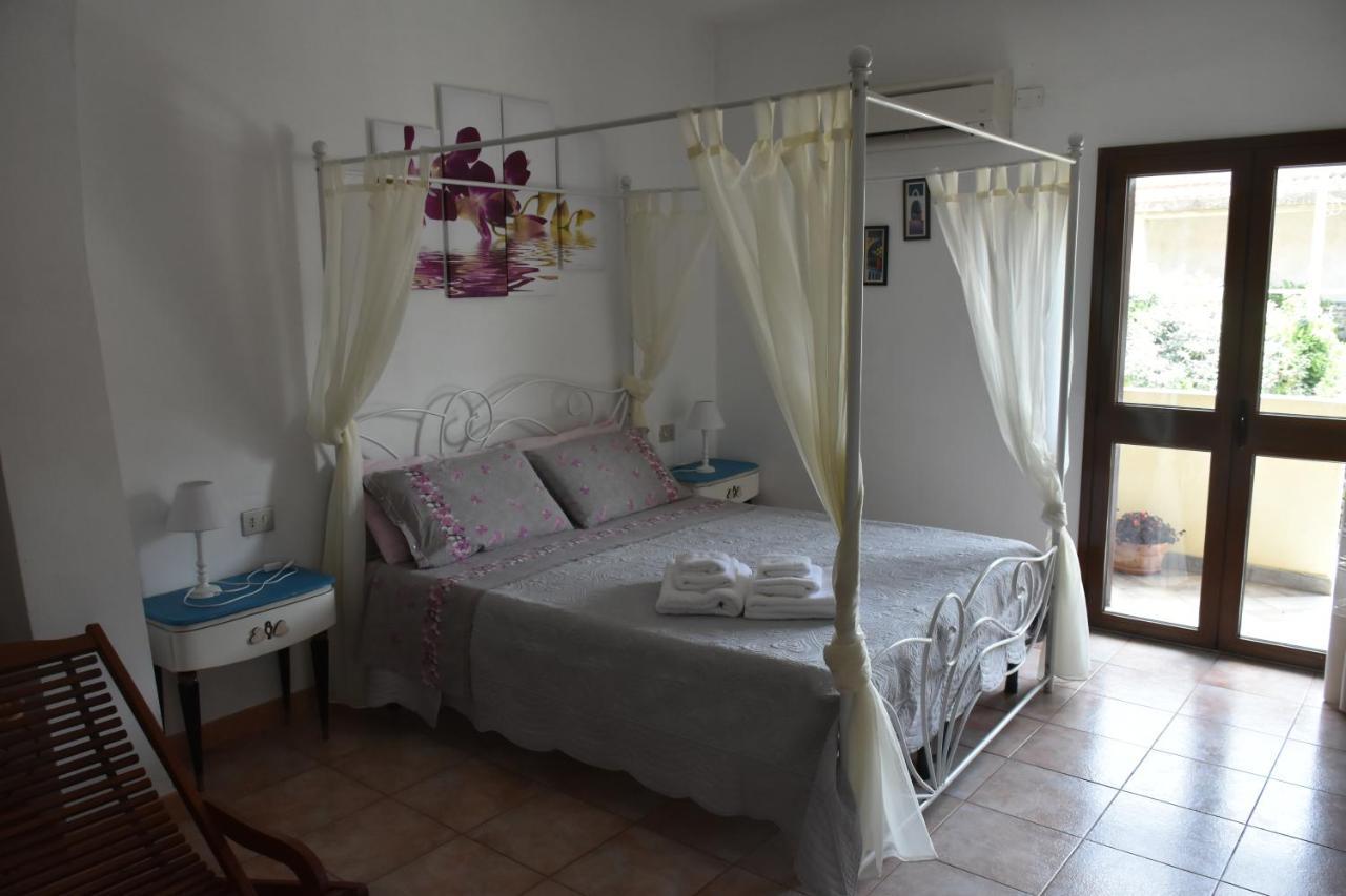Bed And Breakfast Le Petunie Bari Sardo Exteriér fotografie
