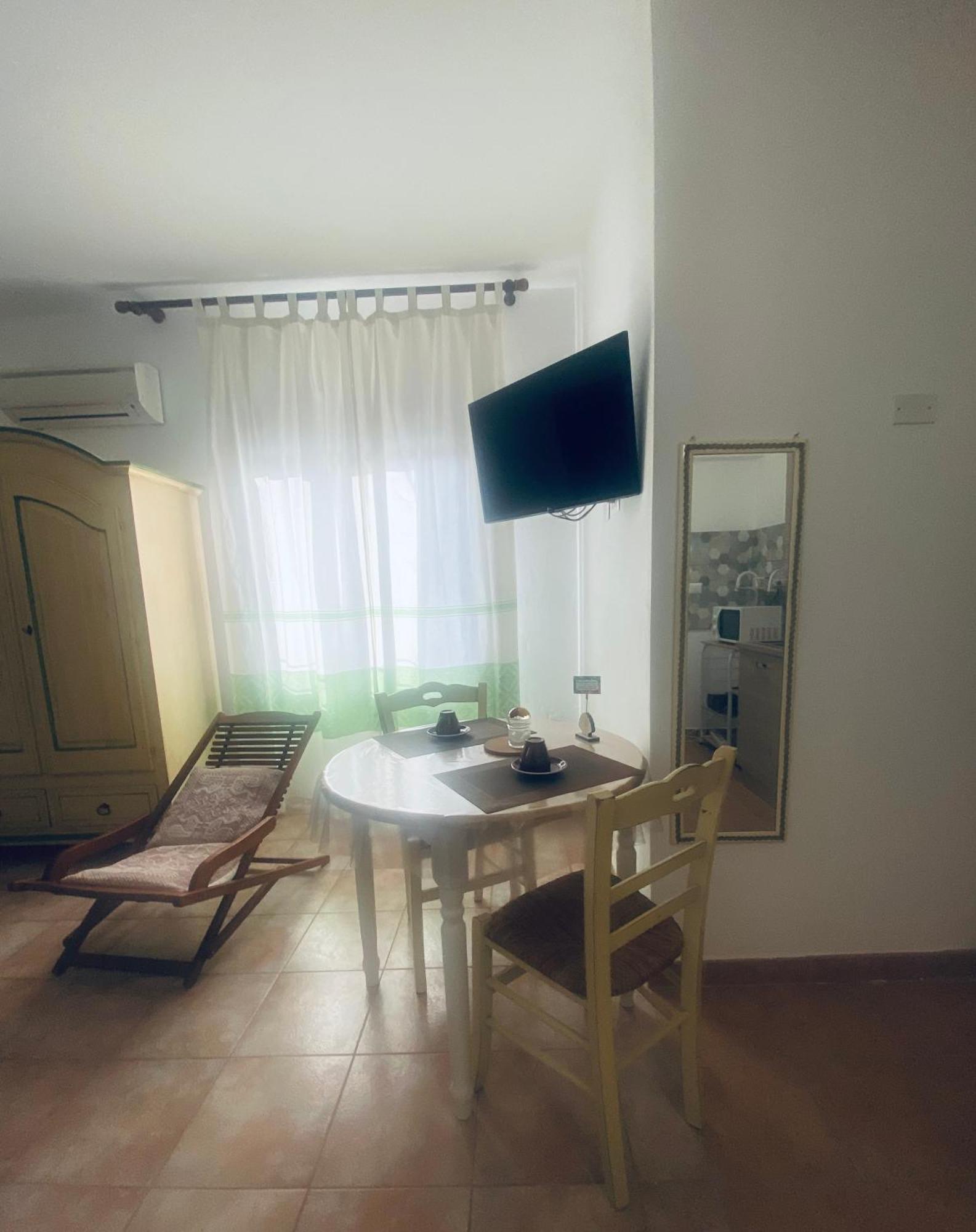 Bed And Breakfast Le Petunie Bari Sardo Exteriér fotografie