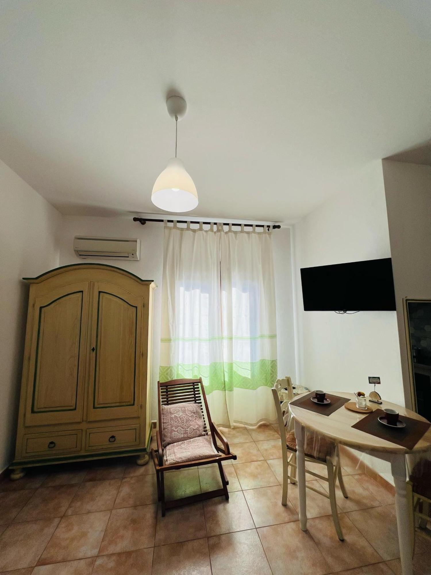 Bed And Breakfast Le Petunie Bari Sardo Exteriér fotografie